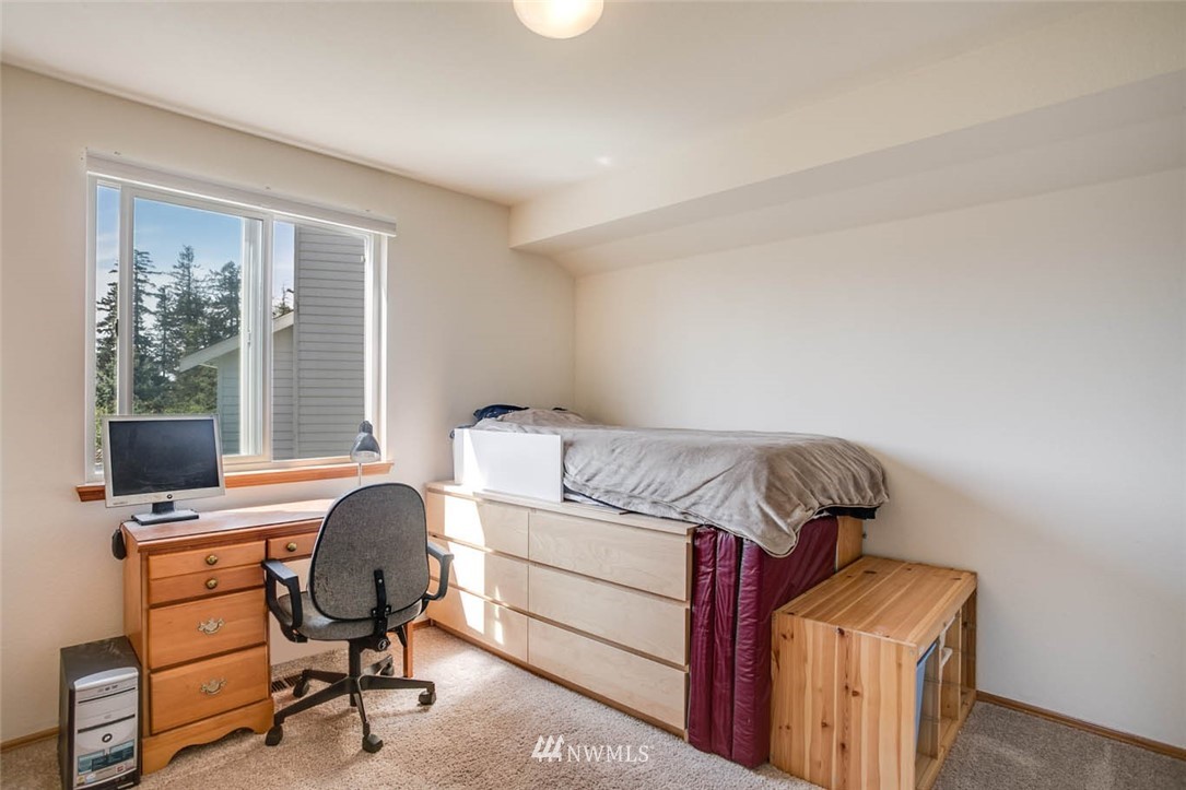 10415 Southeast 187th Place Renton, WA 98055 - Photo 17 of 24
