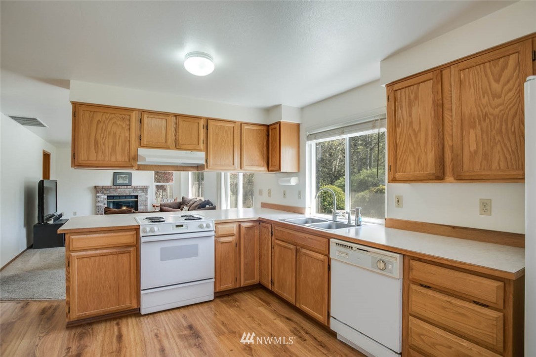 10415 Southeast 187th Place Renton, WA 98055 - Photo 8 of 24