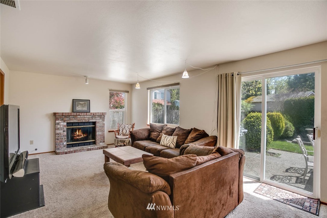 10415 Southeast 187th Place Renton, WA 98055 - Photo 10 of 24