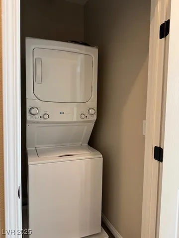 $2,000 | 534 Celebratory Place, Henderson, NV 89011