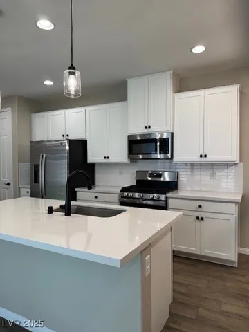 $2,000 | 534 Celebratory Place, Henderson, NV 89011