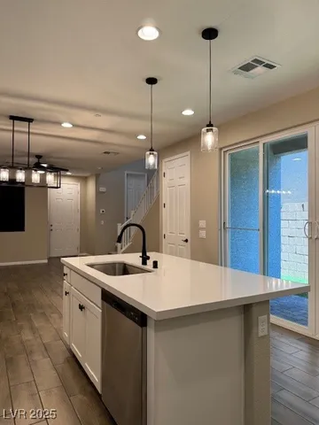 $2,000 | 534 Celebratory Place, Henderson, NV 89011