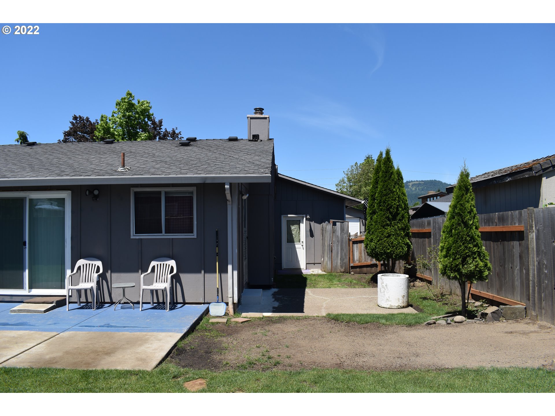 531 T Street Springfield, OR 97477 - Photo 17 of 17 a front view of a house with garden