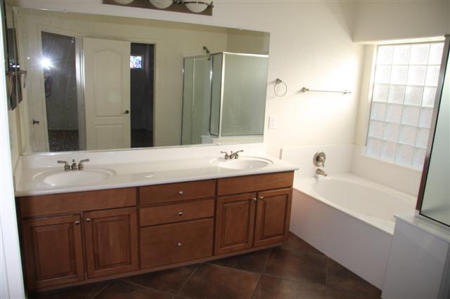 2238 West Peak View Road Phoenix, AZ 85085 - Photo 19 of 20 MASTER BATH