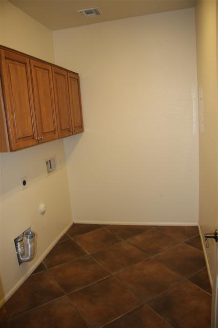 2238 West Peak View Road Phoenix, AZ 85085 - Photo 10 of 20 LAUNDRY AREA