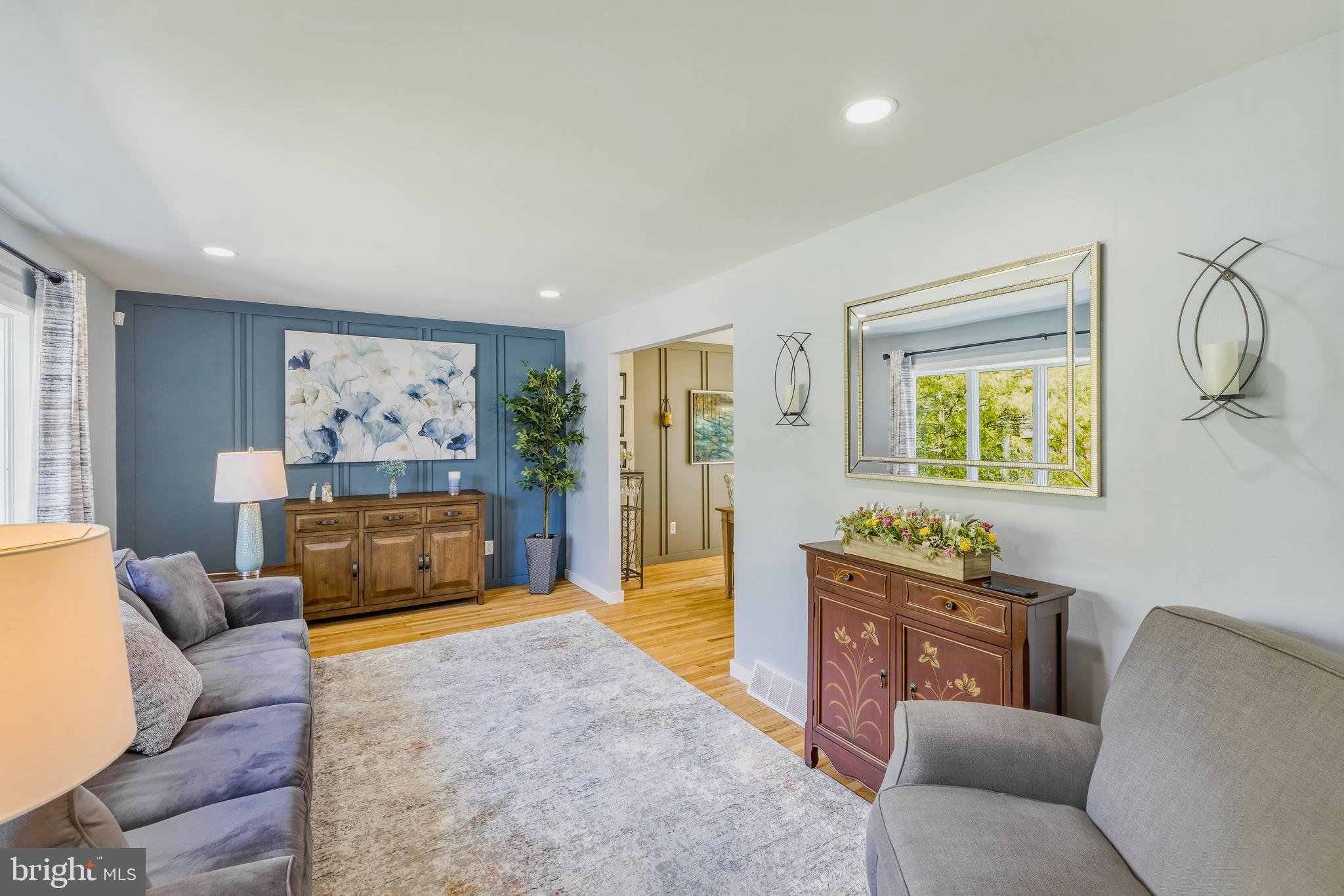 33 Gray Birch Road Turnersville, NJ 08012 - Photo 11 of 36 Wonderful Accent Wall!