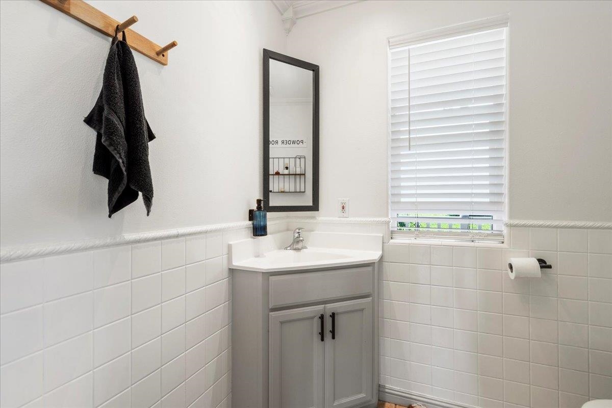 44 Kaupakalua Road Haiku, HI 96708 - Photo 27 of 48 a bathroom with a sink and a mirror
