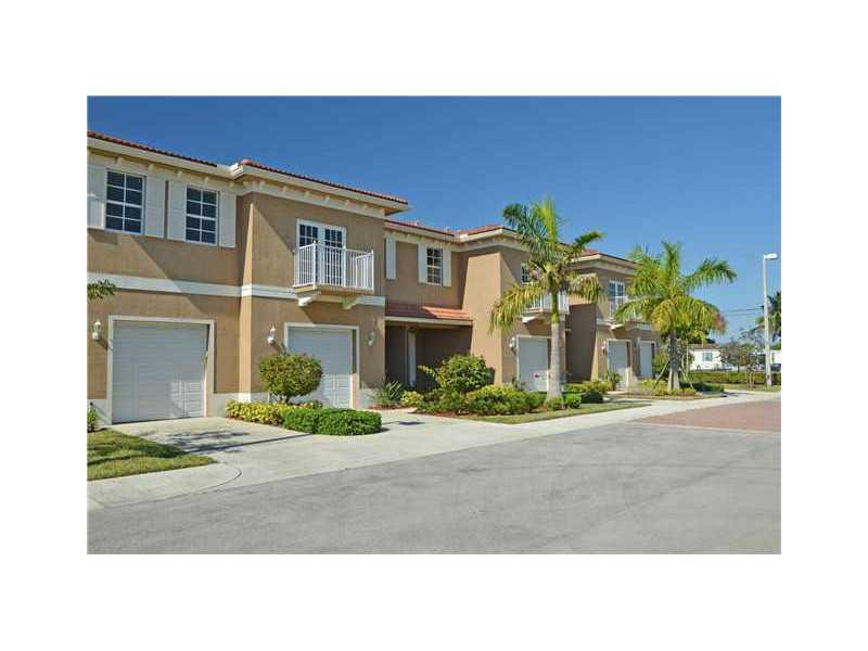 10336 Southwest Sandalfoot Boulevard, Unit 5 Boca Raton, FL 33428 - Photo 4 of 13 Exterior Front