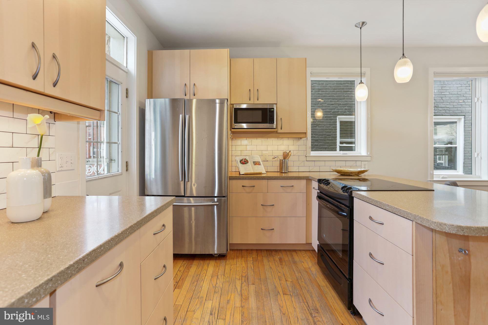 528 Roxboro Place Northwest Washington, DC 20011 - Photo 5 of 31