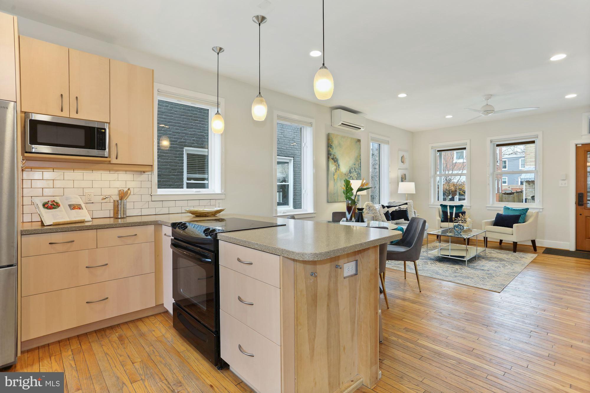 528 Roxboro Place Northwest Washington, DC 20011 - Photo 6 of 31