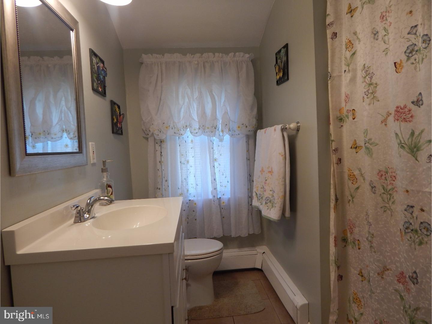15 Brampton Way Hamilton, NJ 08690 - Photo 19 of 23 Bathroom