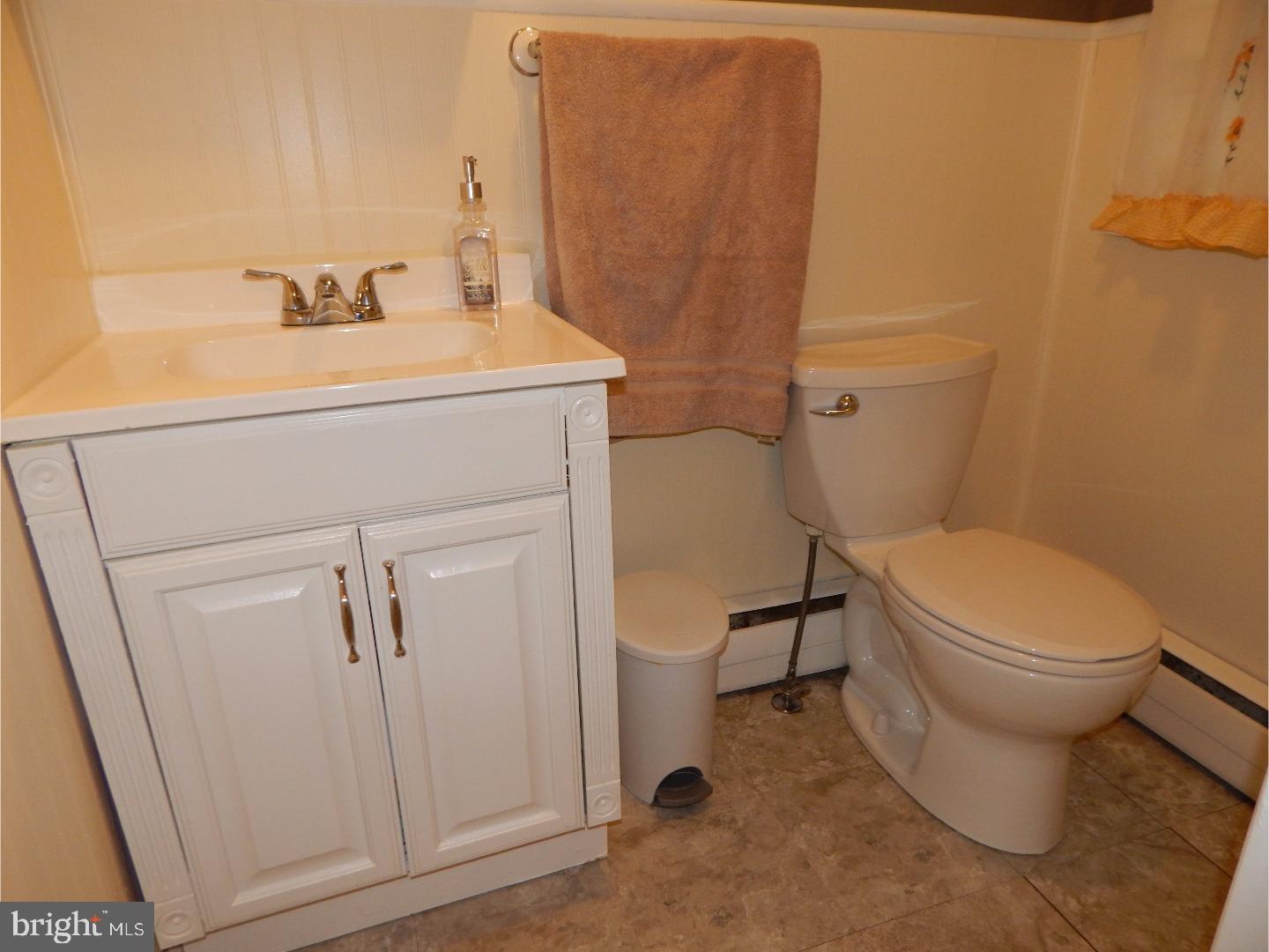 15 Brampton Way Hamilton, NJ 08690 - Photo 8 of 23 Half Bath