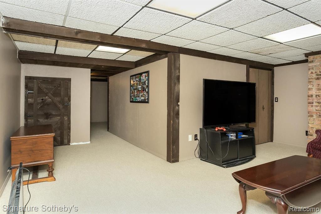 2324 Hillendale Drive Rochester Hills, MI 48309 - Photo 30 of 48