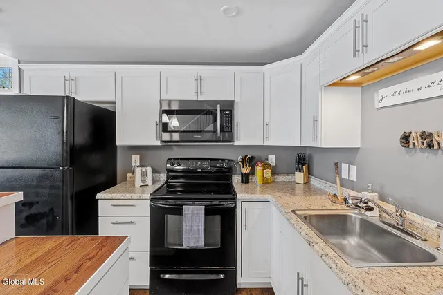 $820,000 | 934 South Shore Road, Edinburg, NY 12134