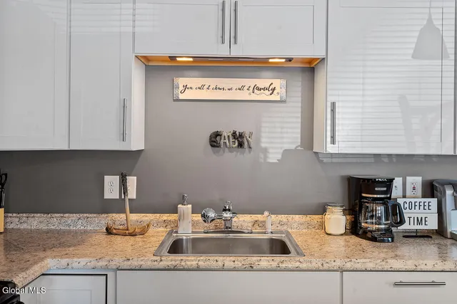 $820,000 | 934 South Shore Road, Edinburg, NY 12134