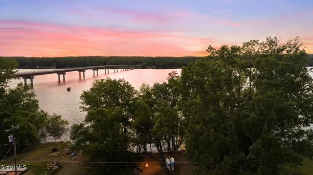 $820,000 | 934 South Shore Road, Edinburg, NY 12134