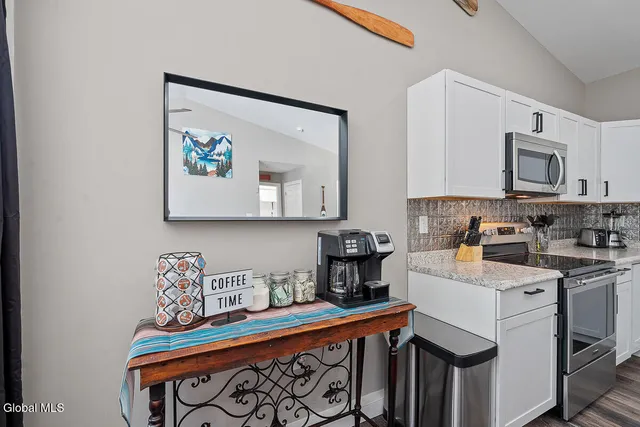 $820,000 | 934 South Shore Road, Edinburg, NY 12134