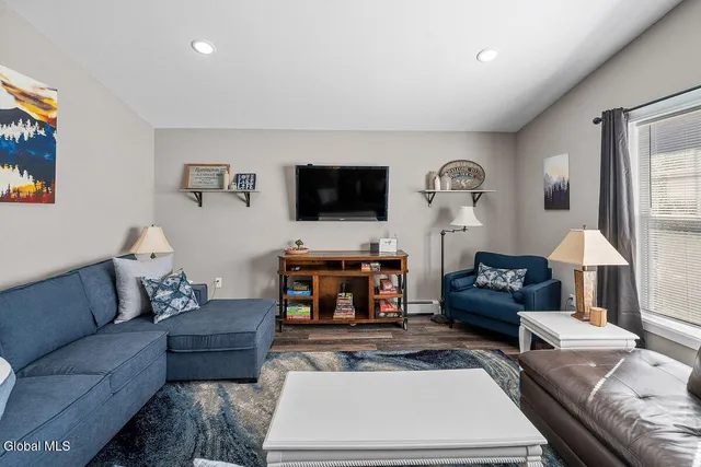 $820,000 | 934 South Shore Road, Edinburg, NY 12134