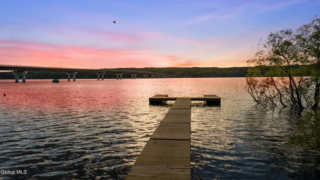 $820,000 | 934 South Shore Road, Edinburg, NY 12134