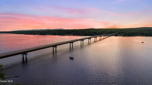 $820,000 | 934 South Shore Road, Edinburg, NY 12134