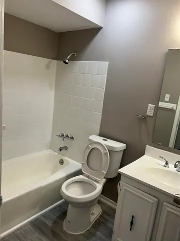 $1,300 | 3635 Chesterwood Drive, Unit 75, Memphis, TN 38118