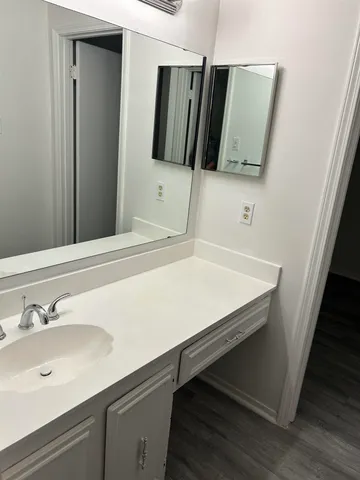 $1,300 | 3635 Chesterwood Drive, Unit 75, Memphis, TN 38118