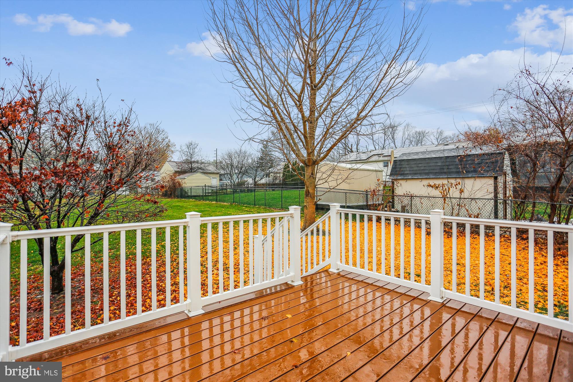 300 Buttry Road Gaithersburg, MD 20877 - Photo 16 of 34 Deck
