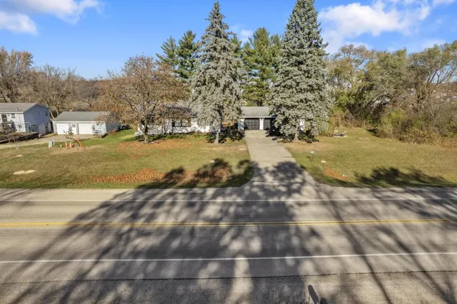 $1,000,000 | 4601 Co Hwy TT, Sun Prairie, WI 53590