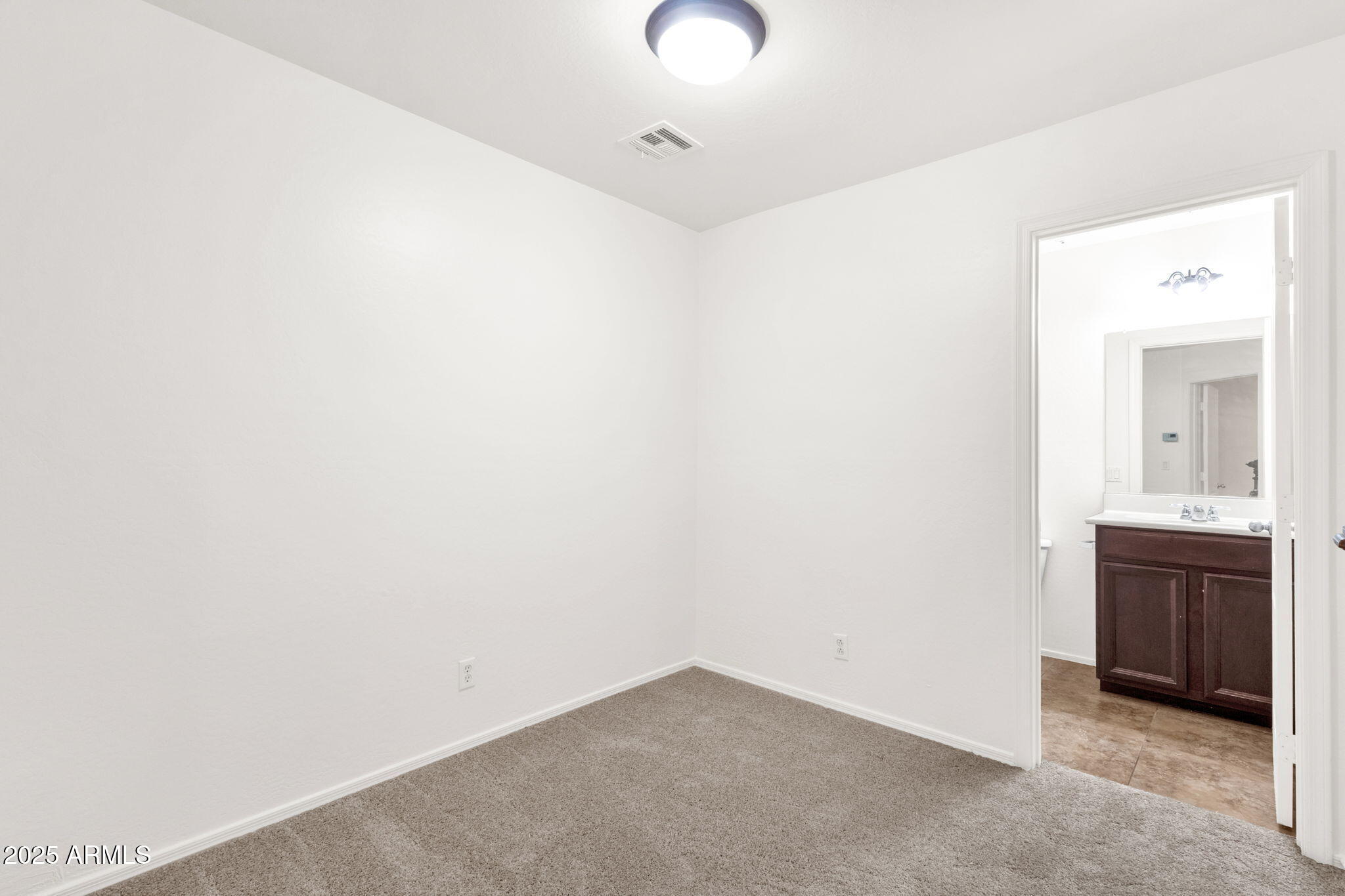 13414 North 87th Lane Peoria, AZ 85381 - Photo 19 of 45 a view of a hallway