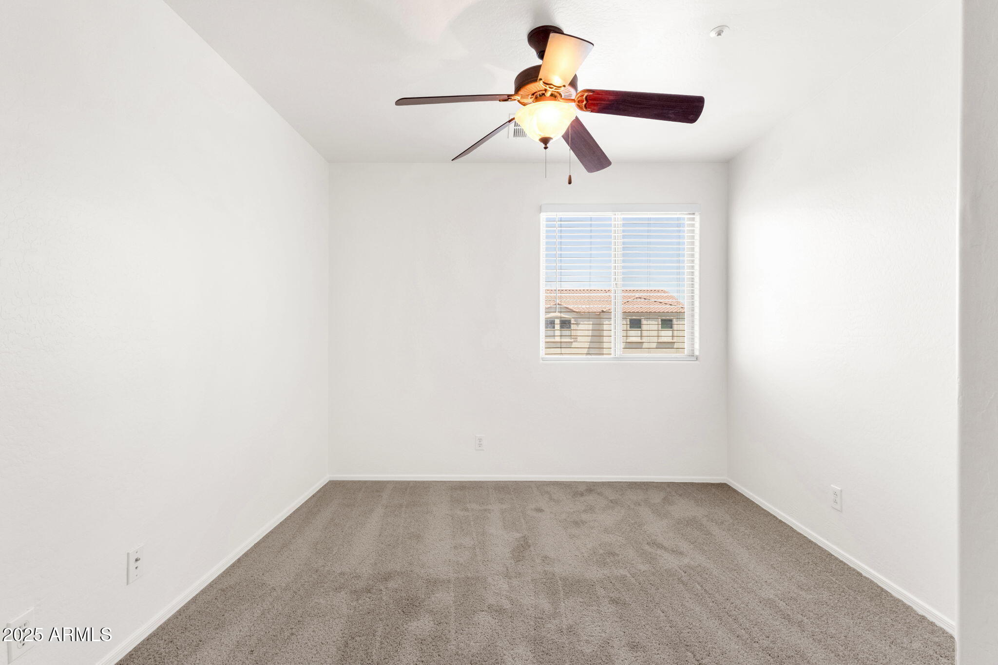 13414 North 87th Lane Peoria, AZ 85381 - Photo 26 of 45 an empty room