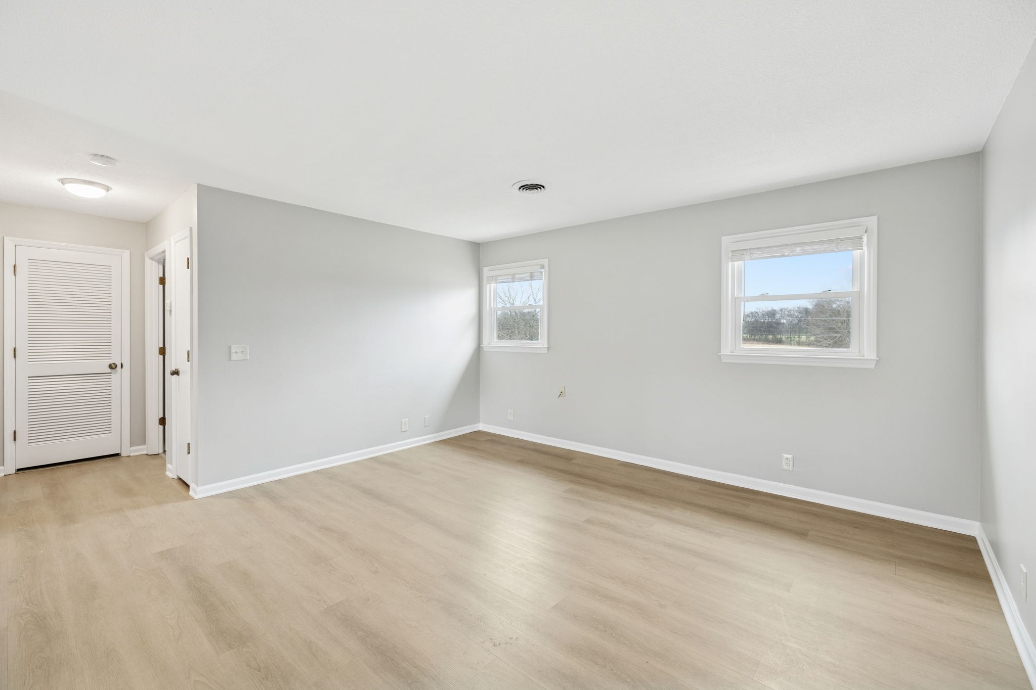 2053 West Jefferson Pike Murfreesboro, TN 37129 - Photo 56 of 86 a view of an empty room with a window
