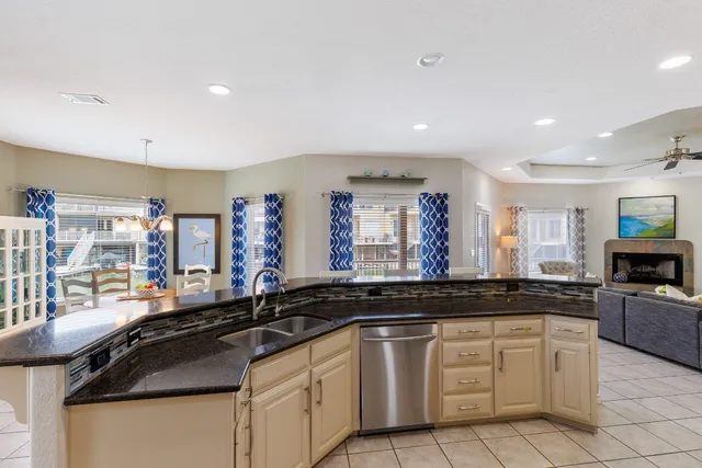 $4,950 | 521 Lucy Lane, Horseshoe Bay, TX 78657