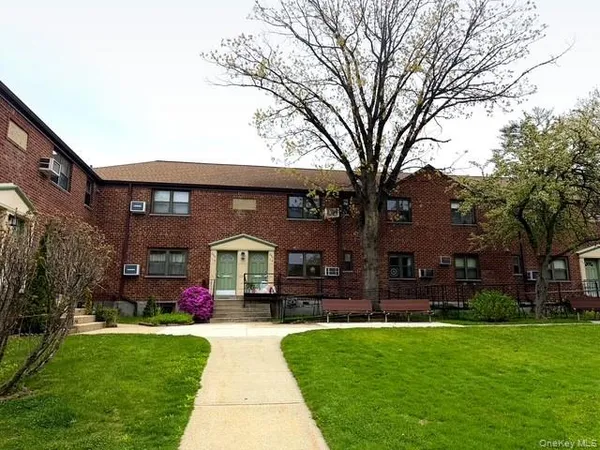 $380,000 | 246-14 57th Drive, Unit G8 | Douglaston