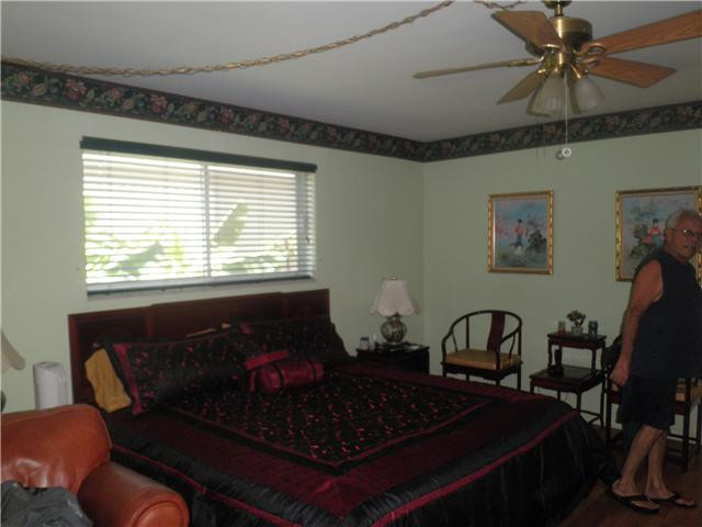 5515 Cleveland Street Hollywood, FL 33021 - Photo 5 of 5 Den/Family/Great Room