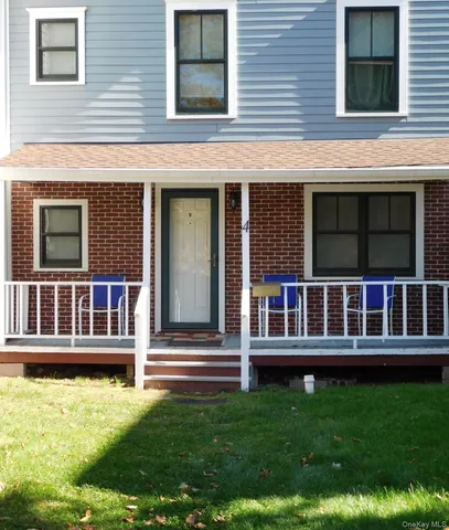 $2,250 | 206 East Main Street, Port Jefferson, NY 11777