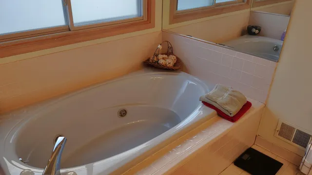 $429,900 | 8287 Berkshire Drive, Ypsilanti, MI 48198