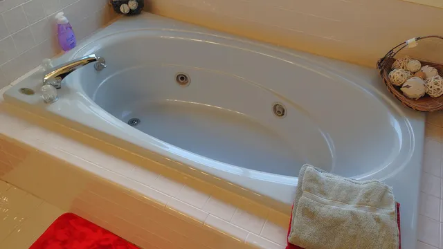 $429,900 | 8287 Berkshire Drive, Ypsilanti, MI 48198