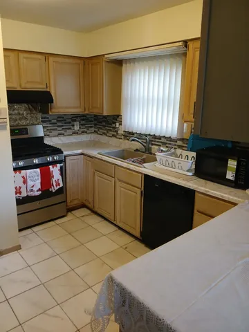 $429,900 | 8287 Berkshire Drive, Ypsilanti, MI 48198