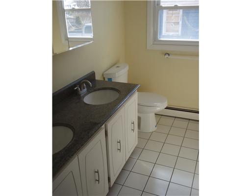 52 Duffield Road Bristol, RI 02809 - Photo 6 of 8 Bathroom.