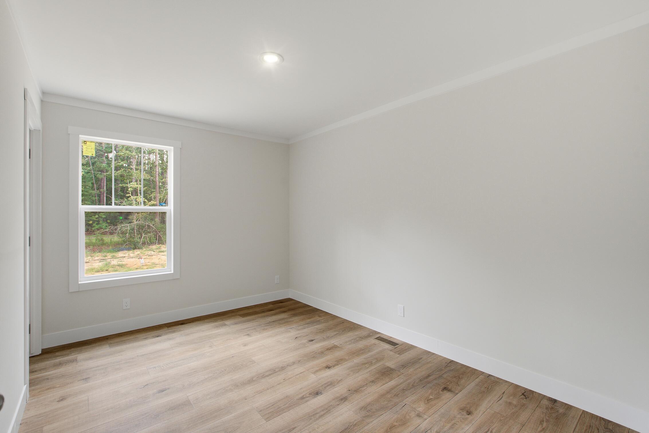 111 Amber Road Summerville, SC 29483 - Photo 10 of 14 Screenshot 2026-10-06 at 11.31.32