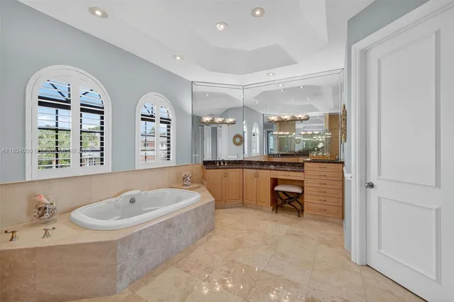 a view of a livingroom with a workspace