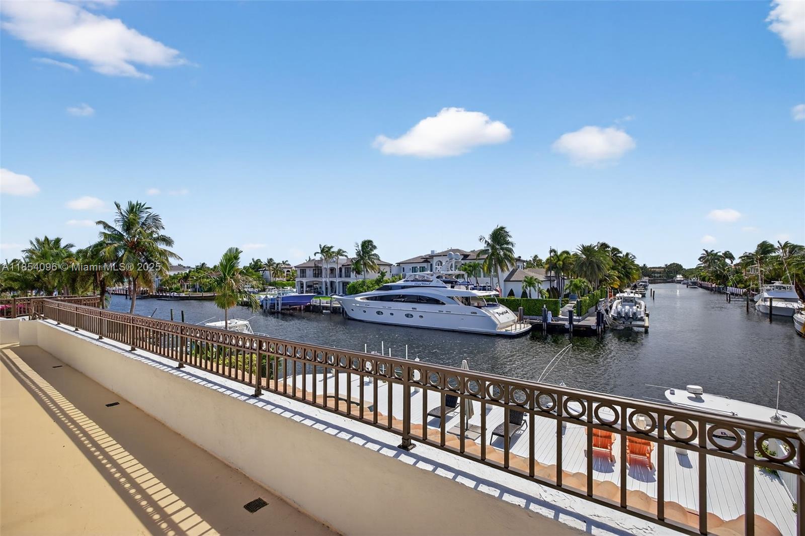 2649 Northeast 26th Avenue Lighthouse Point, FL 33064 - Photo 32 of 60