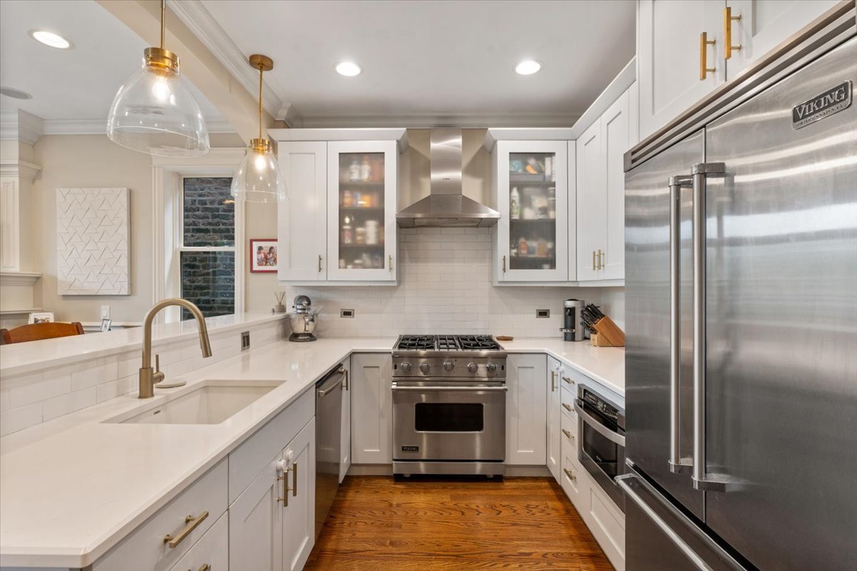 3302 North Racine Avenue, Unit 3 Chicago, IL 60657 - Photo 9 of 24
