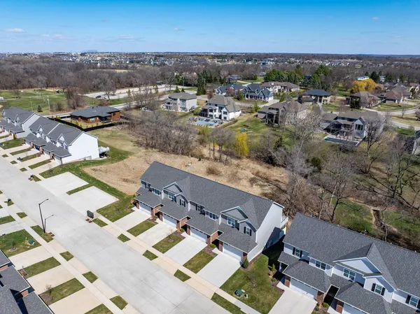 $439,900 | 3911 Orchard Drive, Unit 3911, Bettendorf, IA 52722