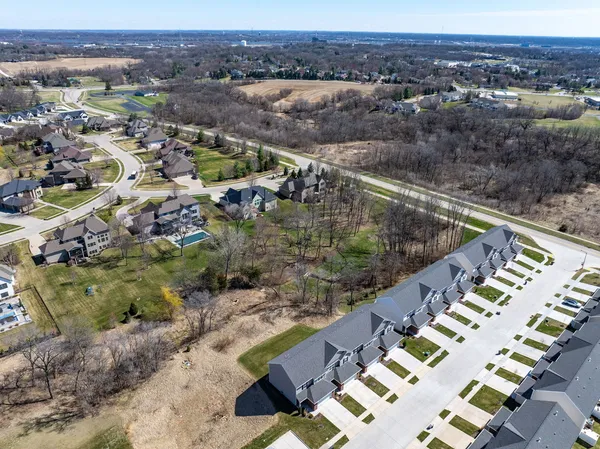 $439,900 | 3911 Orchard Drive, Unit 3911, Bettendorf, IA 52722