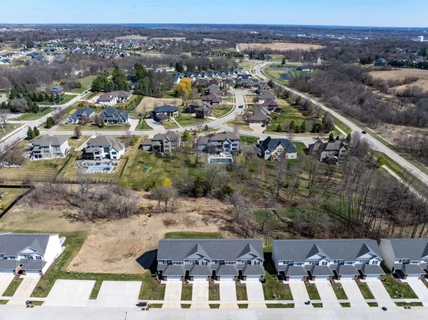 $439,900 | 3911 Orchard Drive, Unit 3911, Bettendorf, IA 52722