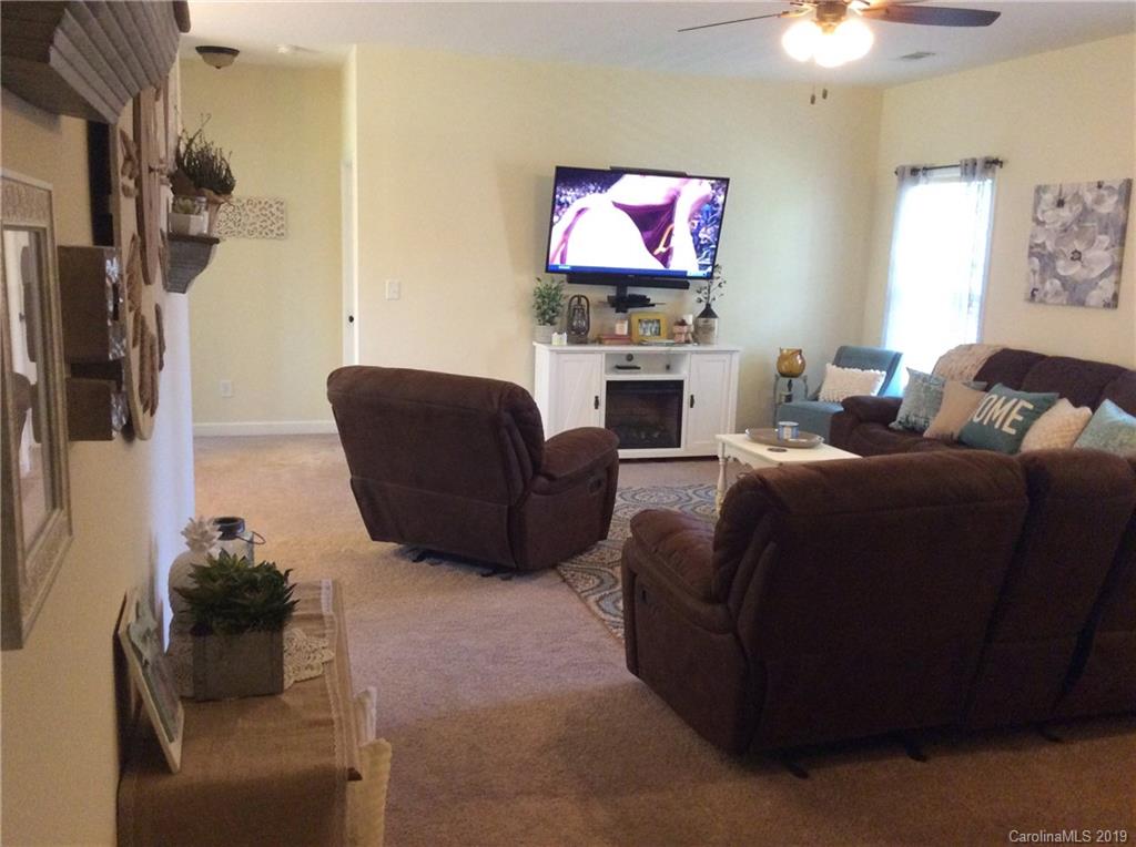 10408 Kerns Road Huntersville, NC 28078 - Photo 5 of 25 Gallery Image 5