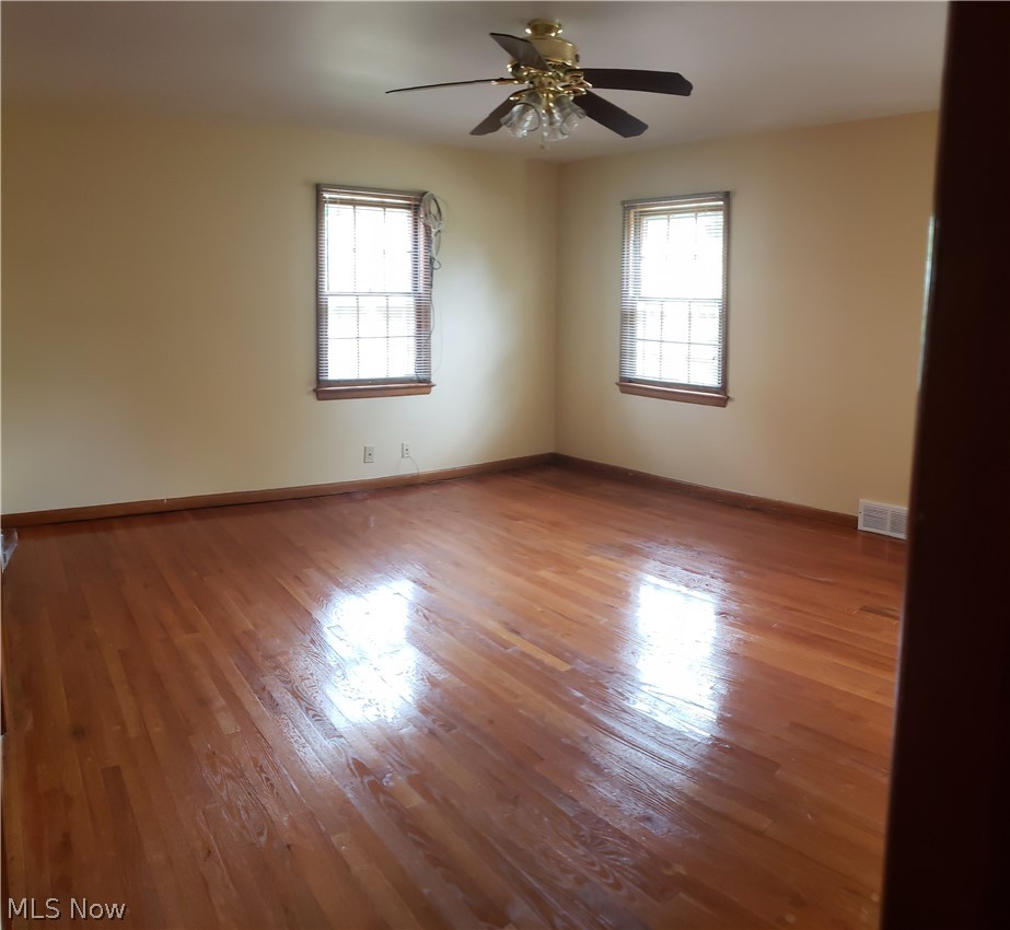 3012 Ripley Road Cleveland, OH 44120 - Photo 18 of 34