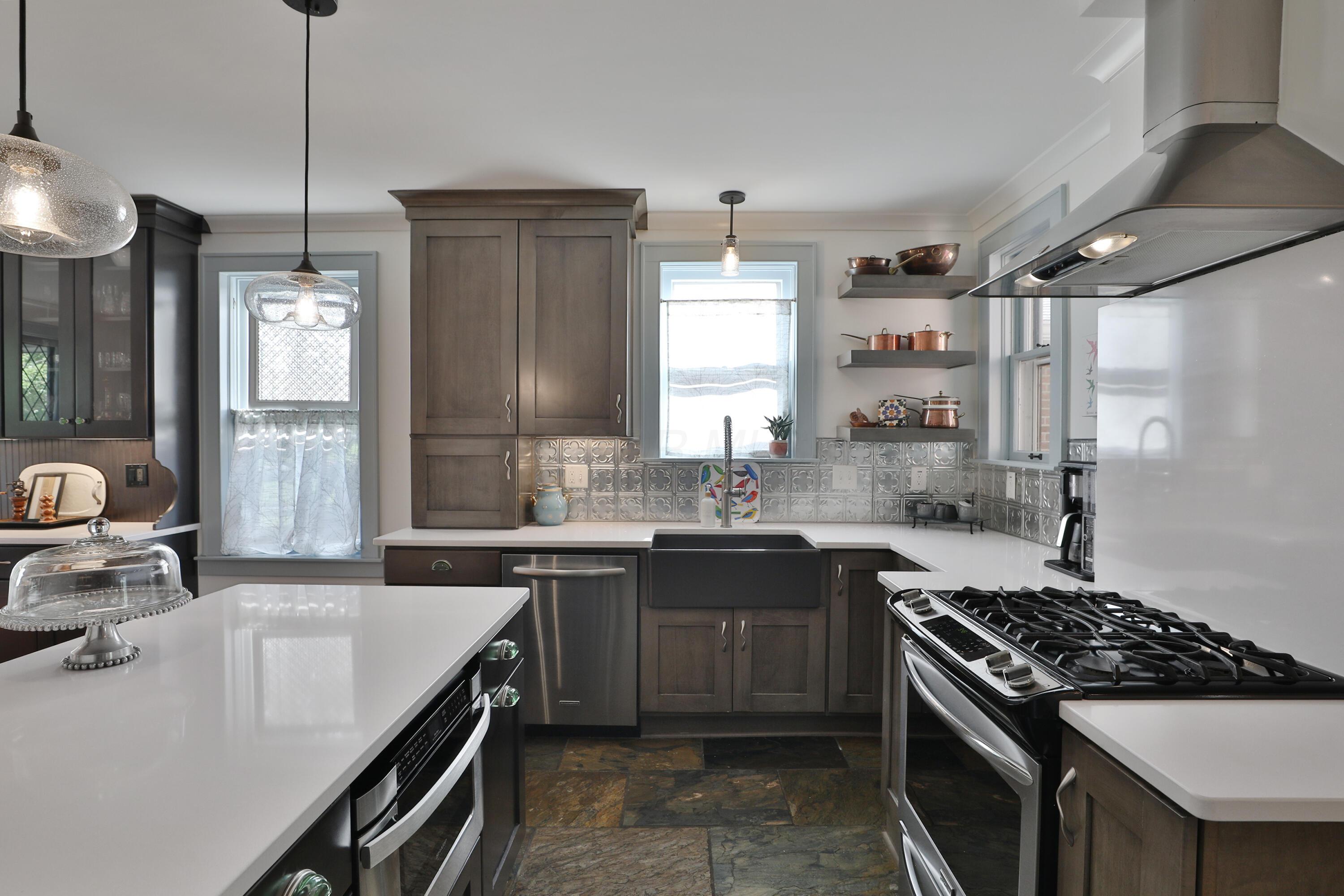 67 West Cooke Road Columbus, OH 43214 - Photo 21 of 57 Eat-in Kitchen
