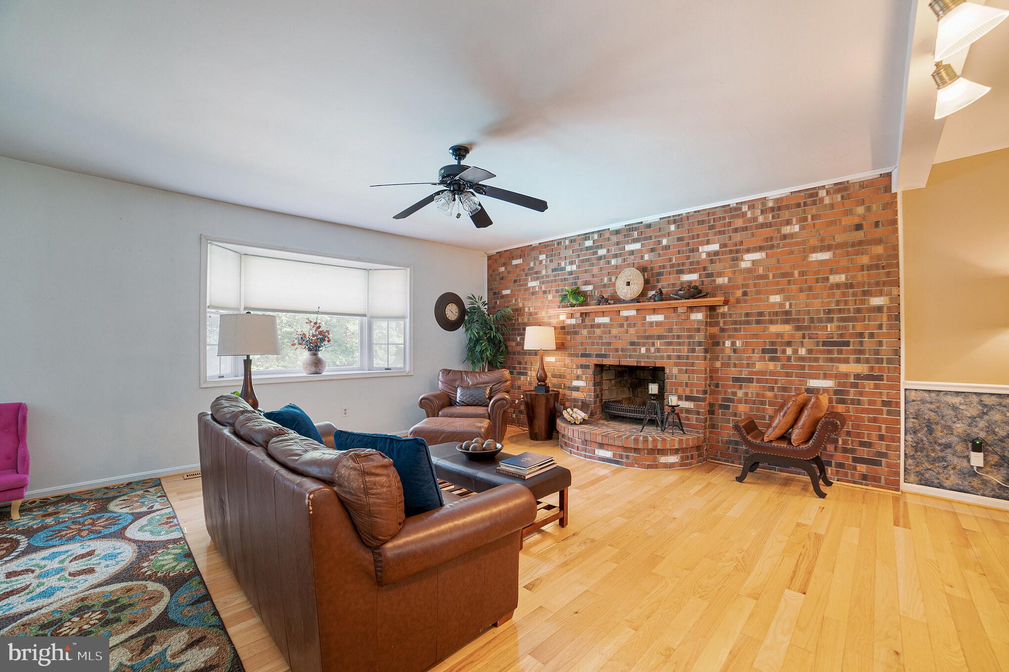3428 Chapman Road Randallstown, MD 21133 - Photo 6 of 33 Living room
